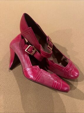 BNWOT Sole Project by Bakers Pink/Red Mary Jane KELLY Heels w/Geometric Stitchin